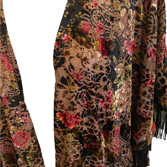 Mauve by Anthropologie Floral Fringe Kimono - Picture 5 of 9
